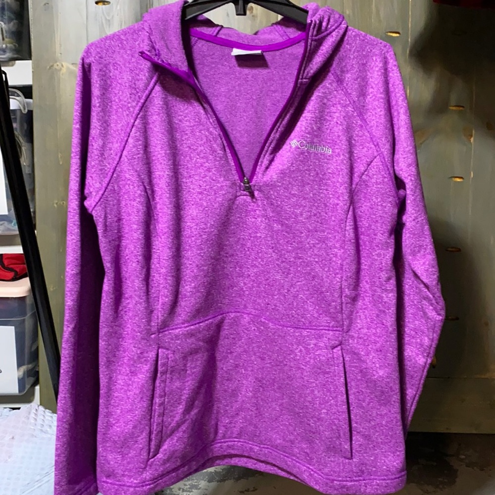 Columbia Women’s 1/4 zip with hood